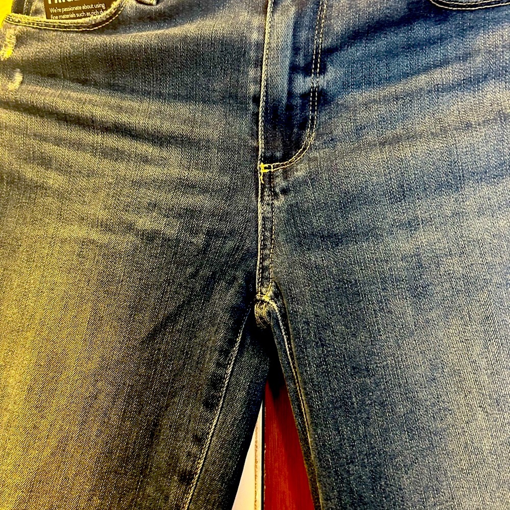 PAIGE women’s slim
Jeans size 28